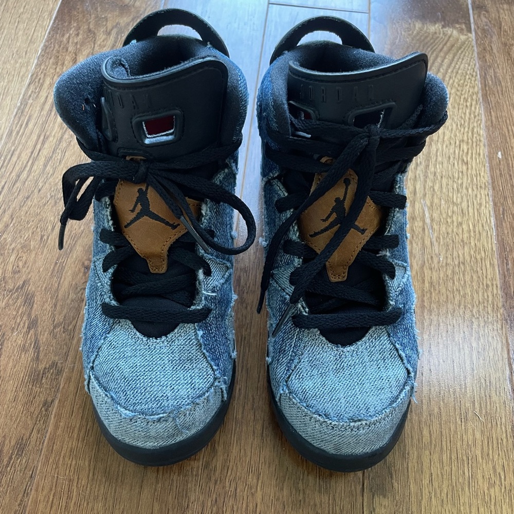 Air Jordan 6 Retro Washed Denim High Tops Kids Size 1.5